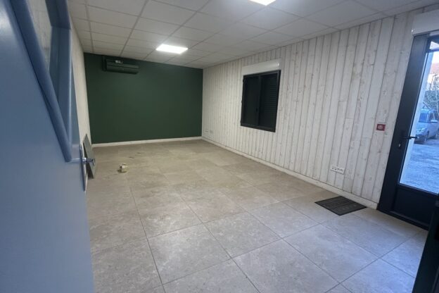 Entrepôt à louer de 300 m² à Sarlat-la-Canéda